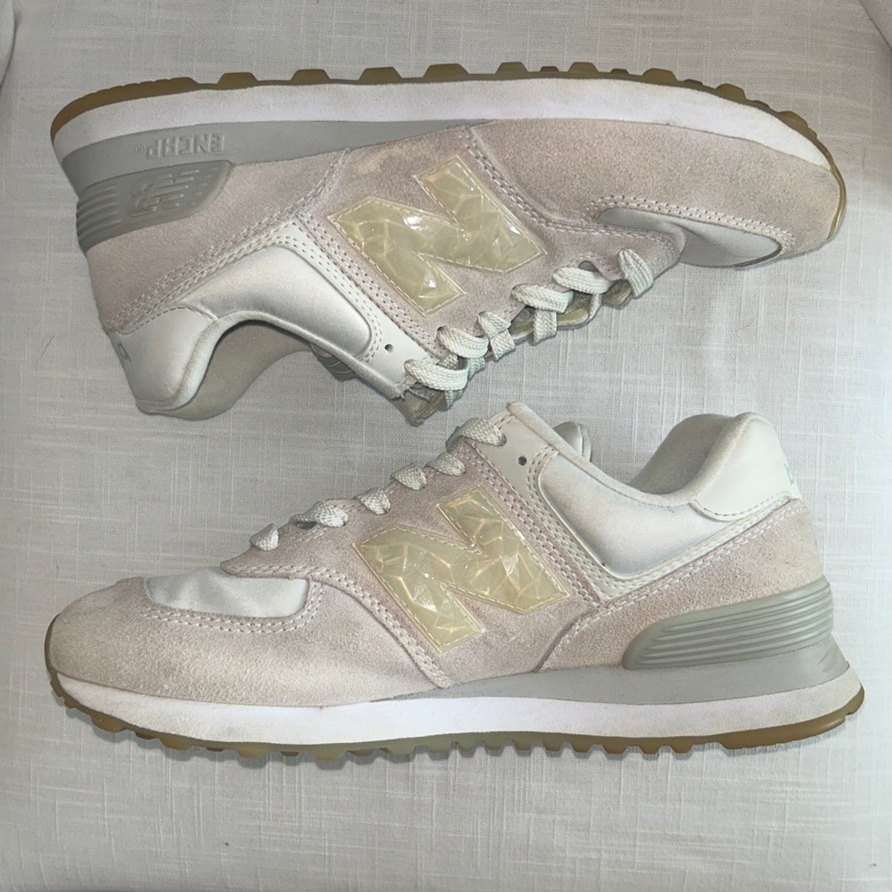 New Balance  Women's Sneakers Beige and Gray